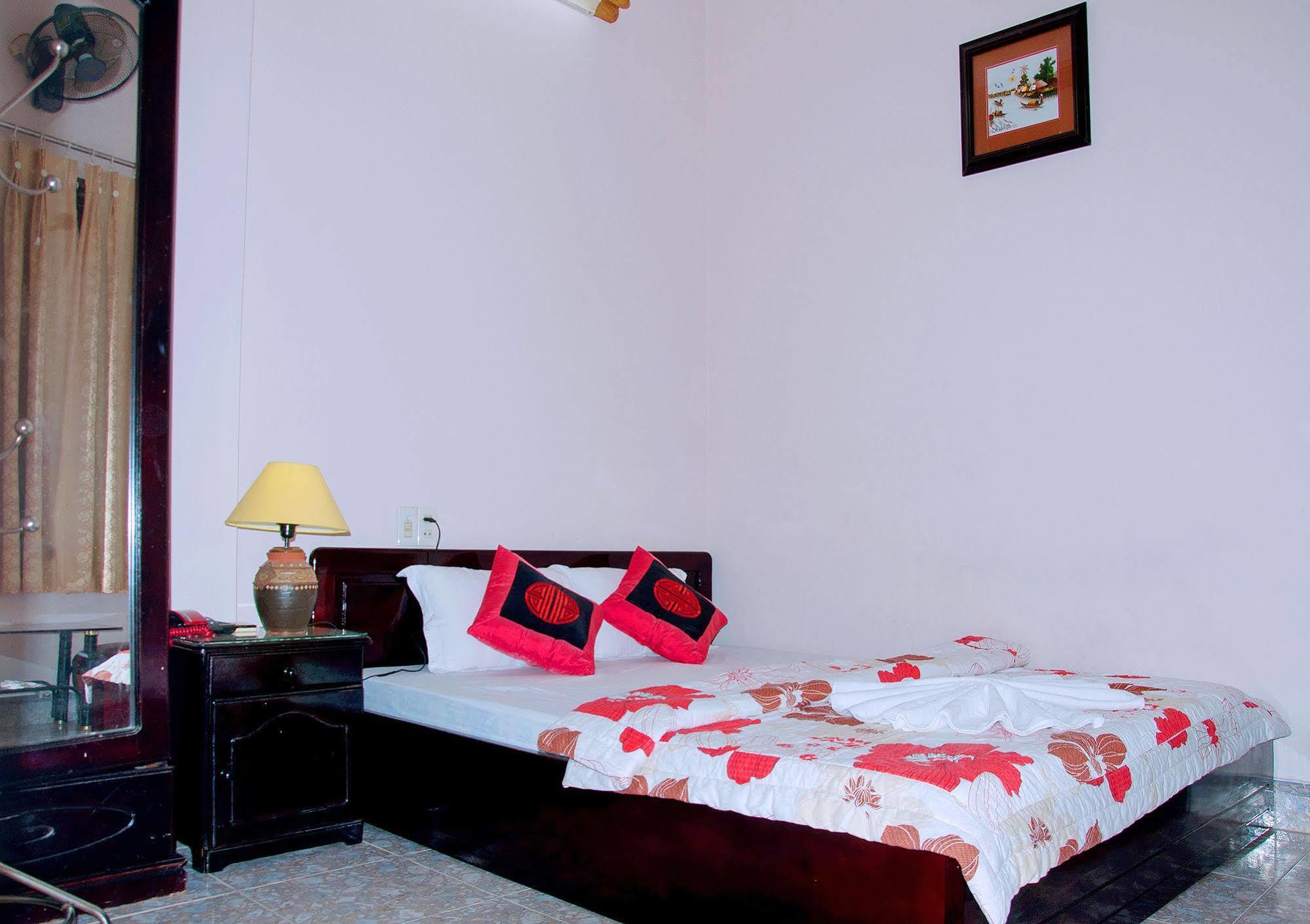 נה טראנג Hoang Ha Hotel מראה חיצוני תמונה